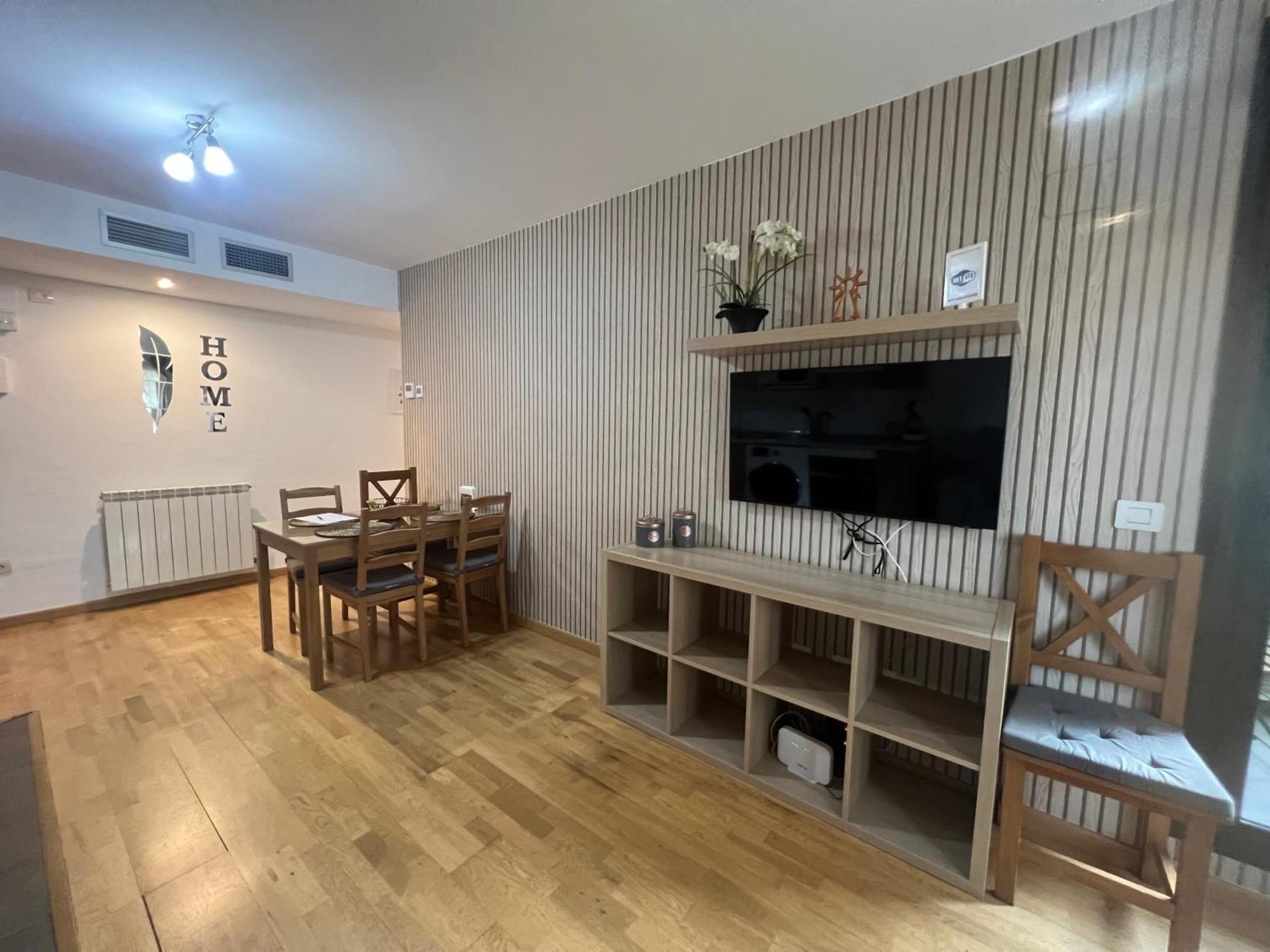 El Llano Job&family Apartment *